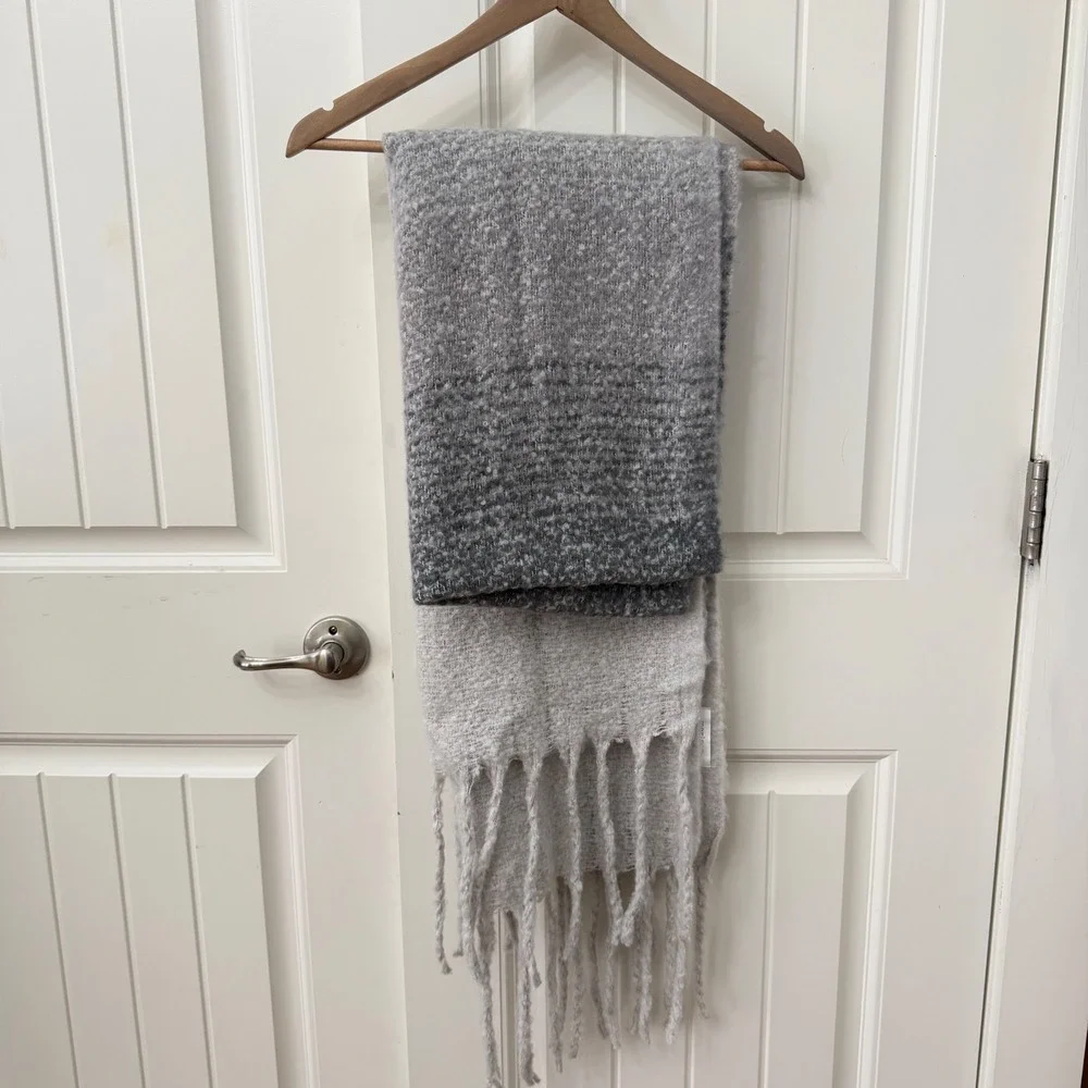 MerSea & Co Scarf OS‎ Grey Ombre Knit Fringe Tassel Oversized Wrap